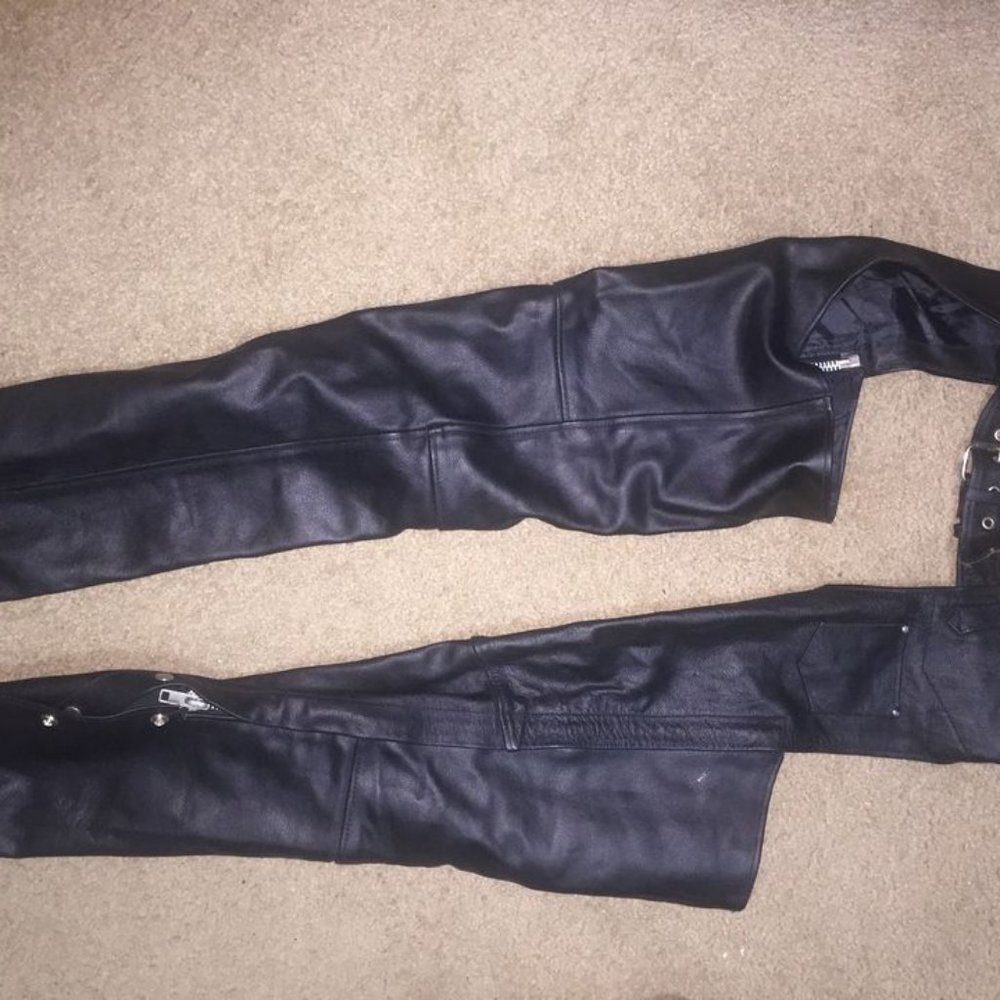 Gorgeous, Like-new Black Leather Chaps